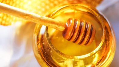 هل عسل النحل الطبيعي يتجمد 2023-2024؟